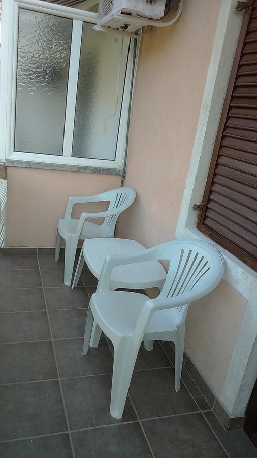 Dom Za Odmor J&S Apartment Sutomore Exterior foto